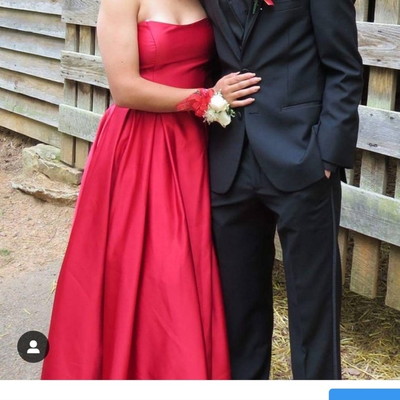 Prom Dress - Picture 2 of 3